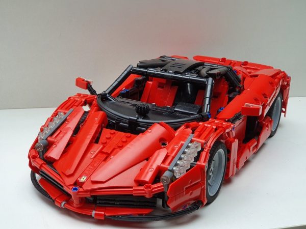ZHEGAO QL0417 Ferrari Ferrari 1:10 1